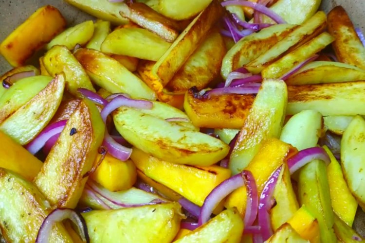 Жареная тыква с картошкой