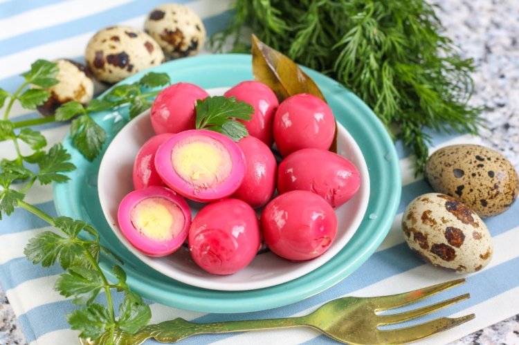 Маринованные перепелиные яйца