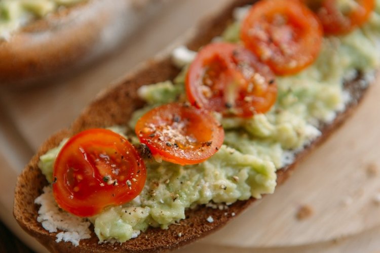 Паштет из шпрот с авокадо