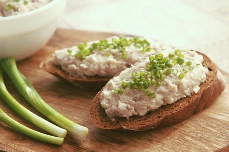 Паштет из селедки с зеленым луком