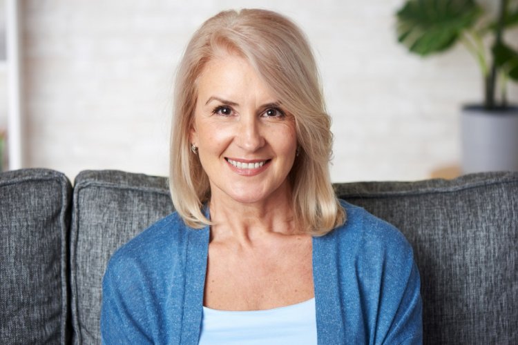 25 модных стрижек для женщин старше 50 лет в 2024 году