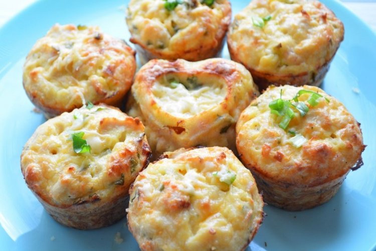 Куриные маффины с луком и сыром