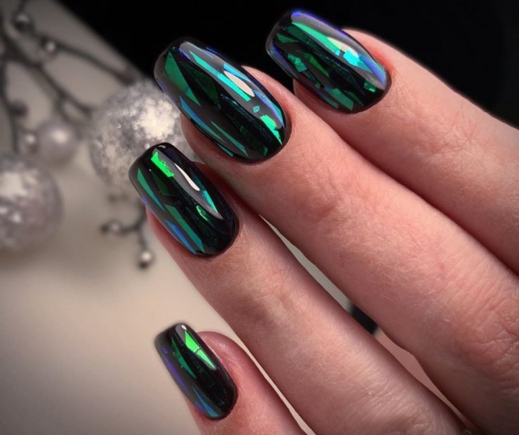 Стеклянный маникюр