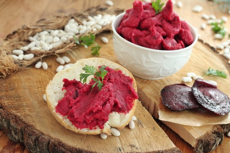 Паштет из фасоли со свеклой