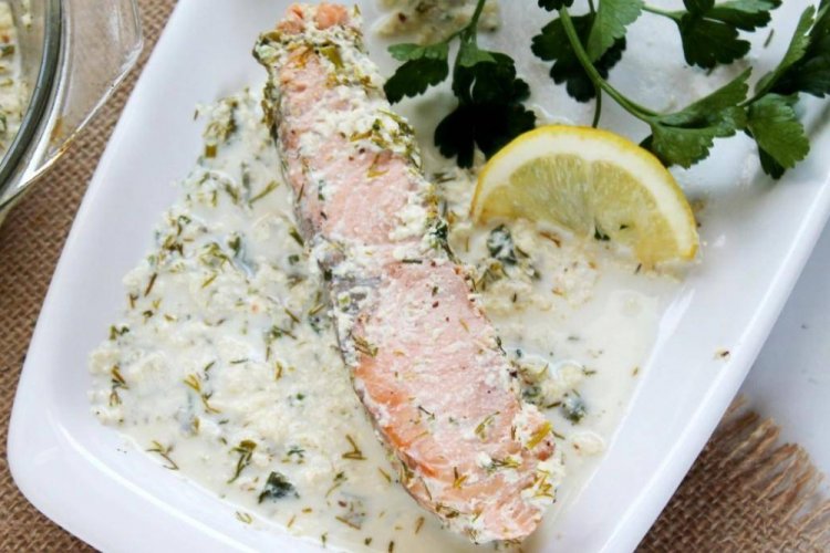 Семга в сливочном соусе с мукой