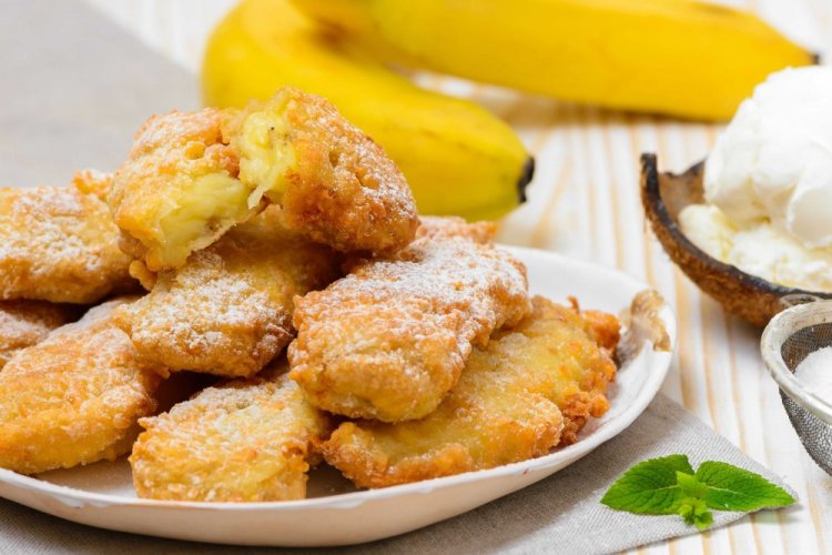 Жареные бананы в рисово-кокосовом кляре