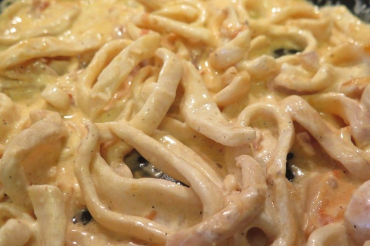 Жареные кальмары в сметане