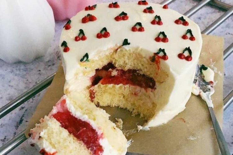 Клубничный бенто-торт