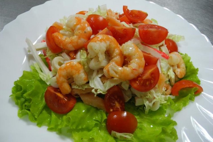 ПП салат с креветками и крабовыми палочками