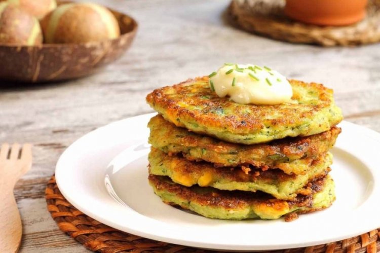 Кабачковые оладьи с беконом