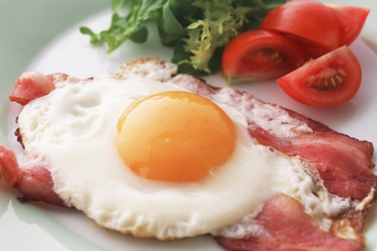Яичница с беконом