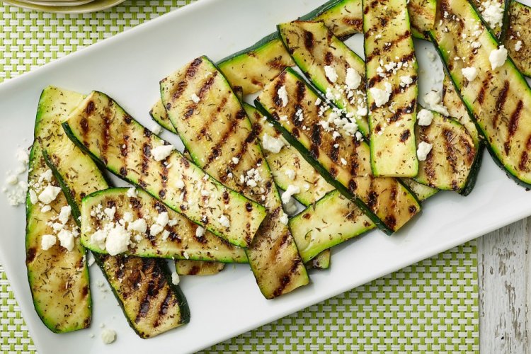 Запеченные кабачки с зеленью