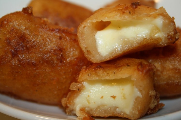 Жареный сулугуни в пивном кляре