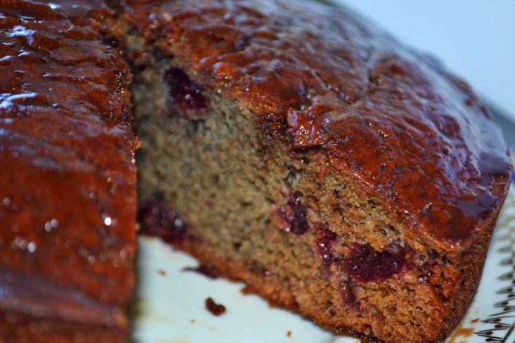 Пирог с вареньем на кислом молоке