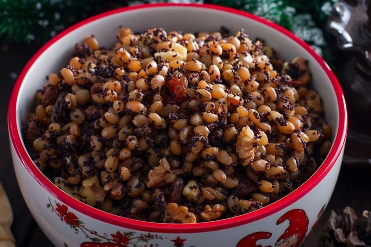 Кутья с пшеницей, финиками и семечками