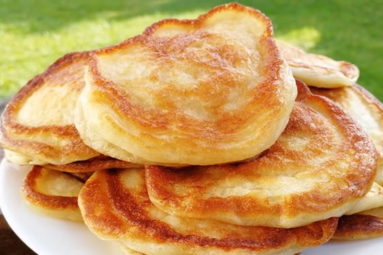 Оладьи на кислом молоке с творогом