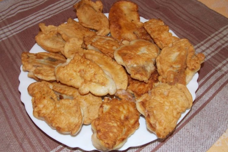 Горбуша в кляре с майонезом и луком