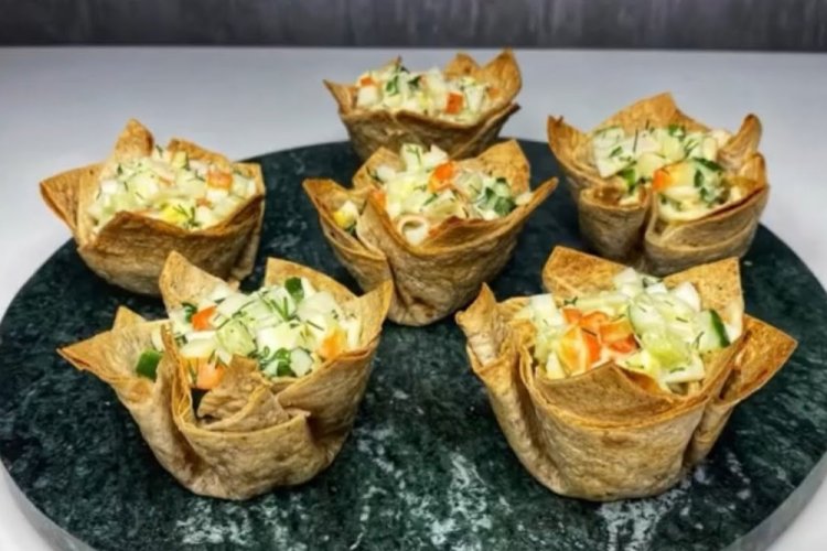 Тарталетки из лаваша с фетой и овощами