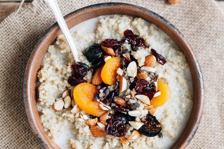 Каша из киноа на завтрак