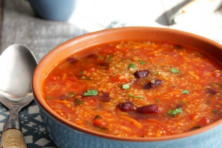 Суп с киноа и фасолью