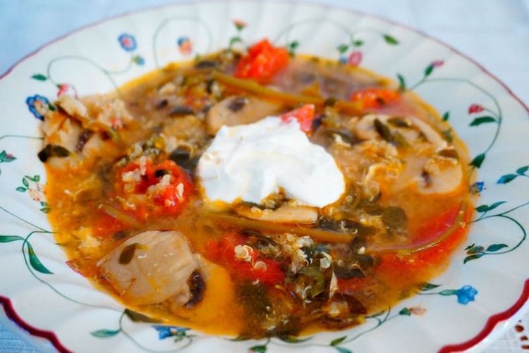 Суп с киноа и грибами