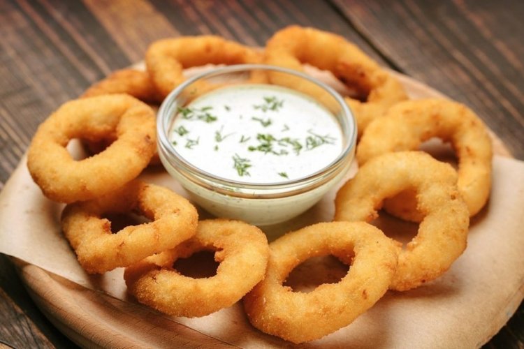 Луковые кольца в сметанном кляре