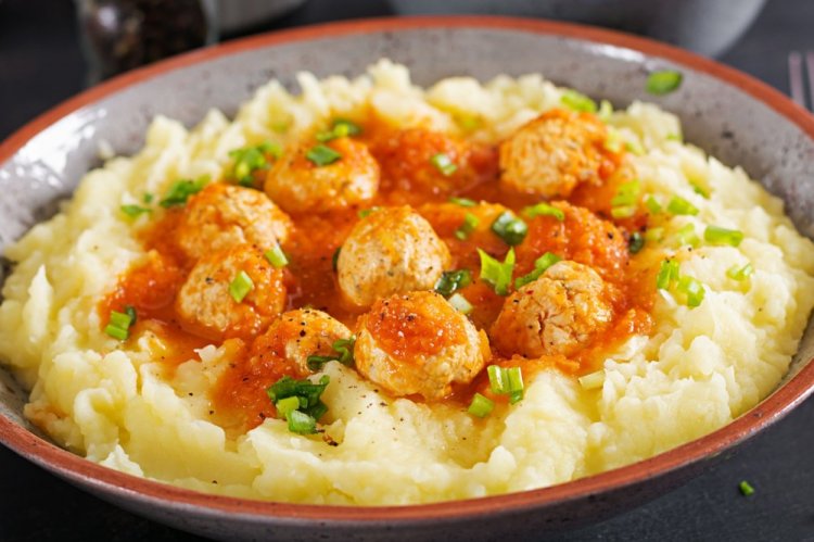 Подлива с фрикадельками для картофельного пюре