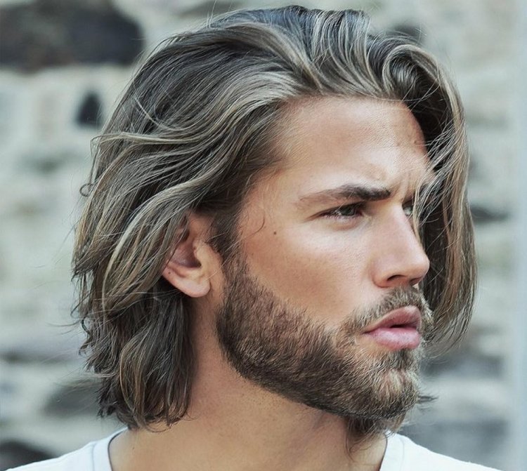 Длинные волосы