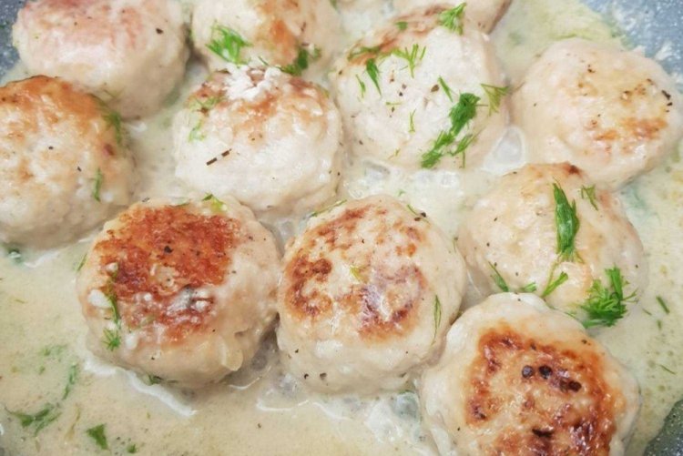 Луковая подлива для тефтелей