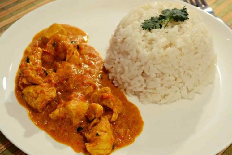 Подлива с курицей и корицей к рису