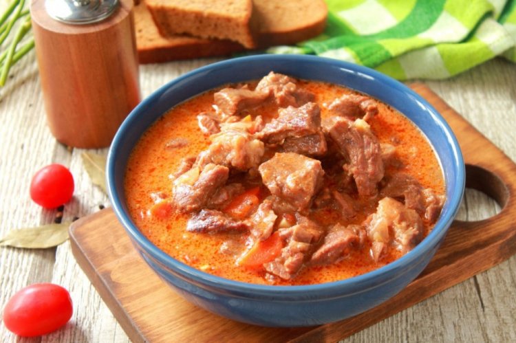 Подлива со свининой и помидорами к рису