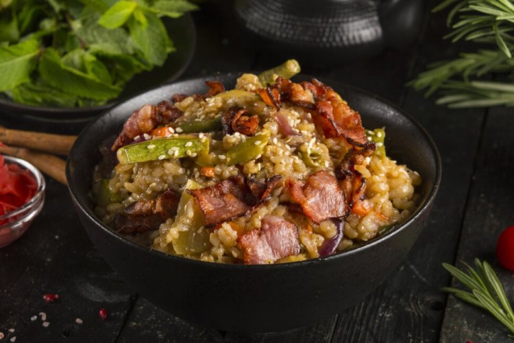 Тяхан с беконом