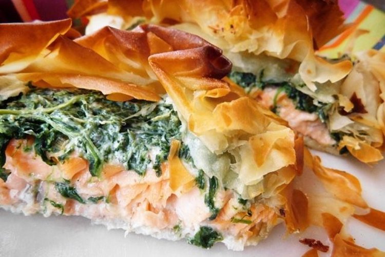 Рыбный пирог с семгой из теста фило