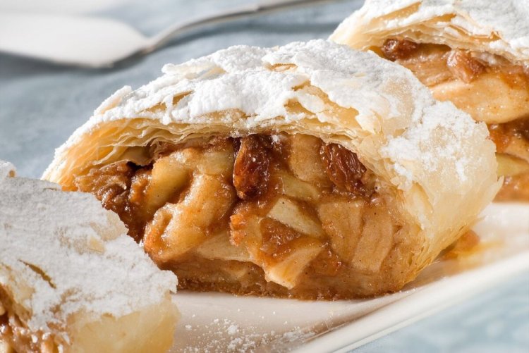 Штрудель из теста фило с яблоками