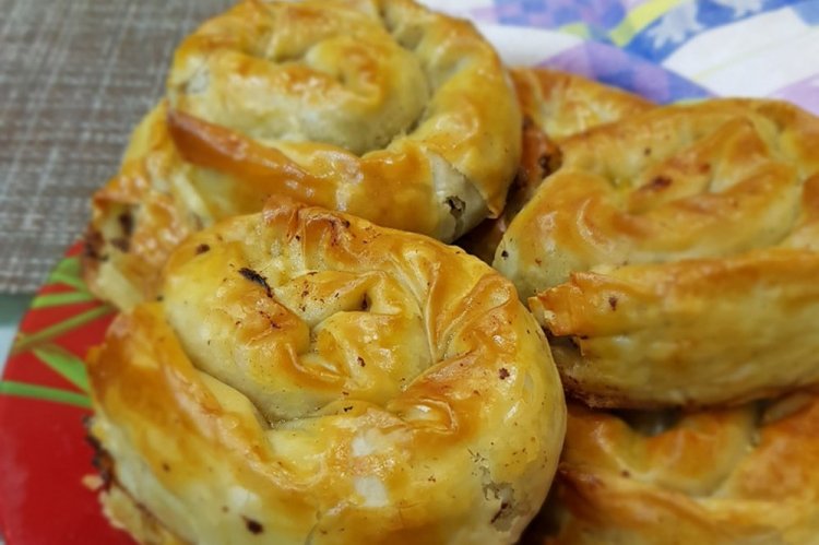 Ореховые улитки из теста фило с медом