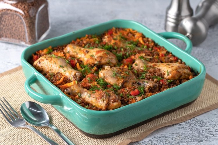 Куриные ножки с гречкой в духовке