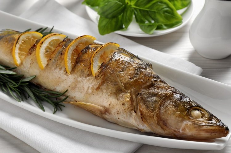 Запеченный судак с лимоном в духовке