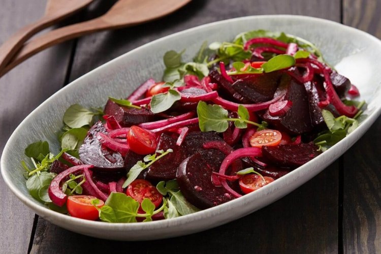 ПП салат из свеклы и помидоров