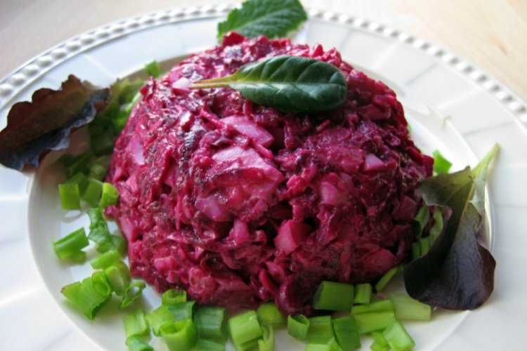 ПП салат из свеклы с яйцом и сыром