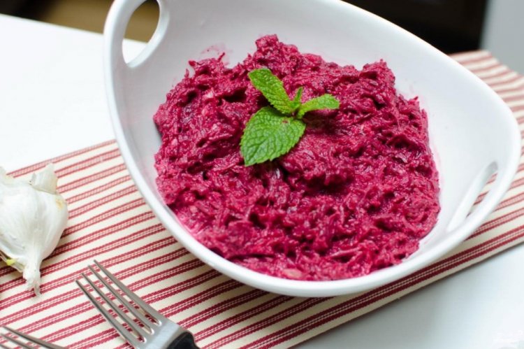 ПП салат из свеклы со сметаной