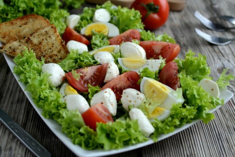 ПП салат с курицей и моцареллой