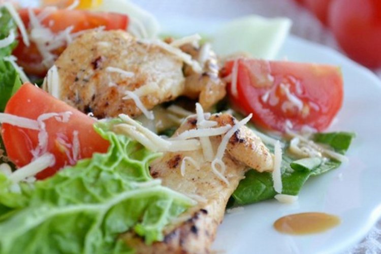 ПП салат с курицей, пекинской капустой и сыром