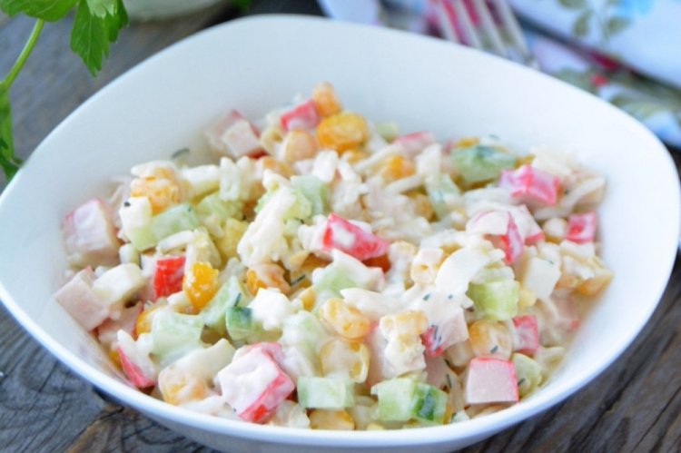 Белковый салат с крабовыми палочками