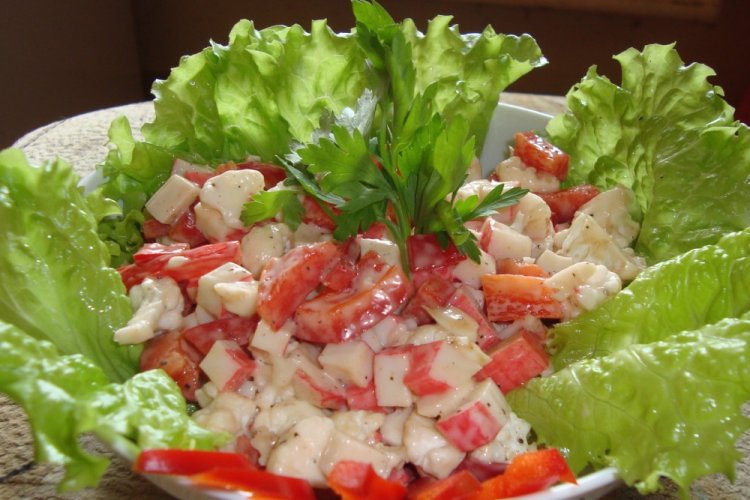 ПП салат с крабовыми палочками, яблоком и болгарским перцем