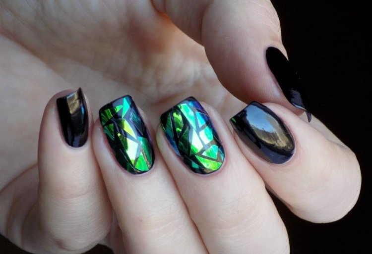 Маникюр «Битое стекло»