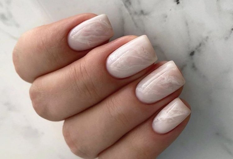 Мраморный маникюр