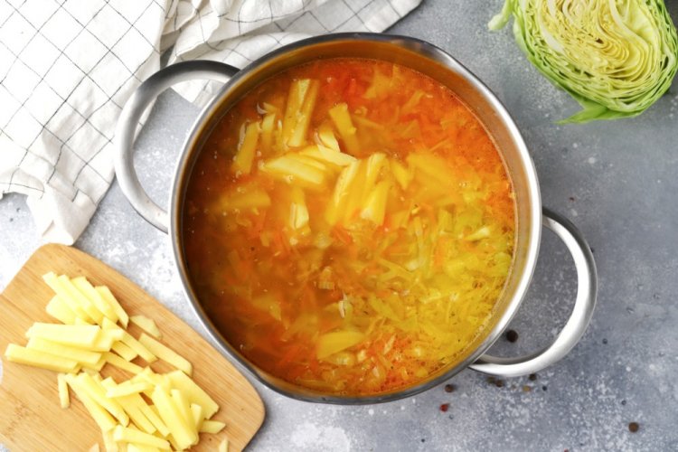 Щи из молодой капусты