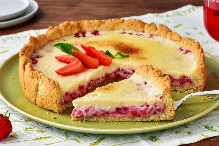 Цветаевский пирог с клубникой