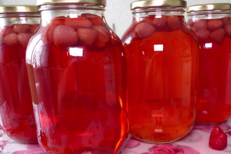 Компот из клубники на зиму