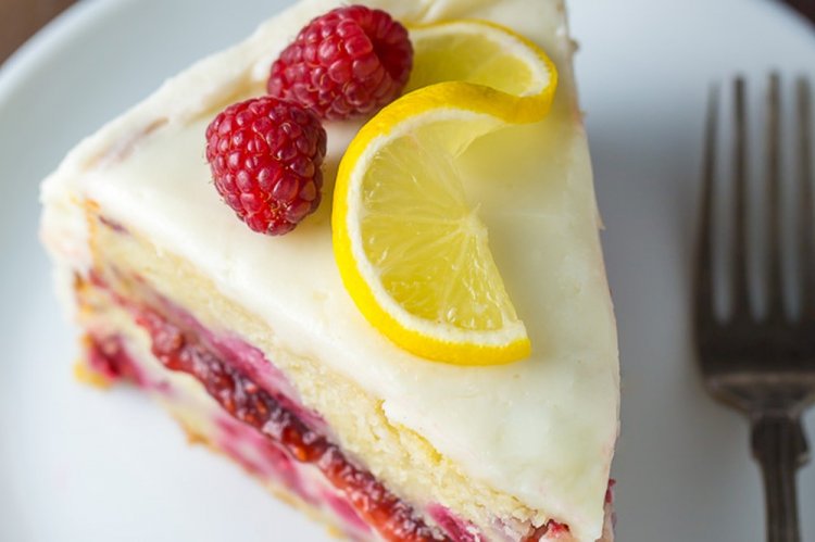 Лимонный пирог с малиной